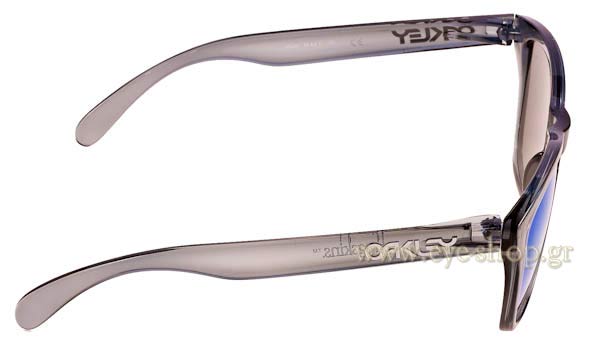 Oakley modello Frogskins 9013 di colore 03-290 Crystal Black - Violet Iridium