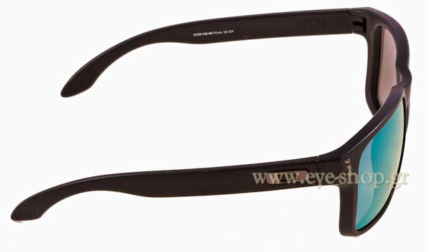 Oakley modello Holbrook 9102 di colore 50  Emerald Iridium Polarized