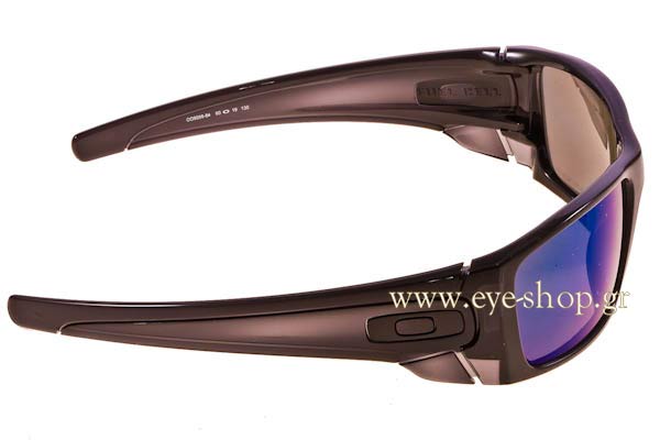 Oakley modello Fuel Cell 9096 di colore 9096 84 Ice Iridium Polarized