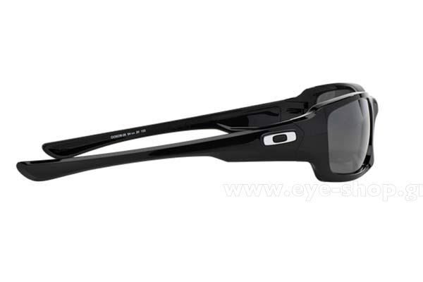 Oakley modello FIVES SQUARED 9238 di colore 9238 06 black iridium polarized
