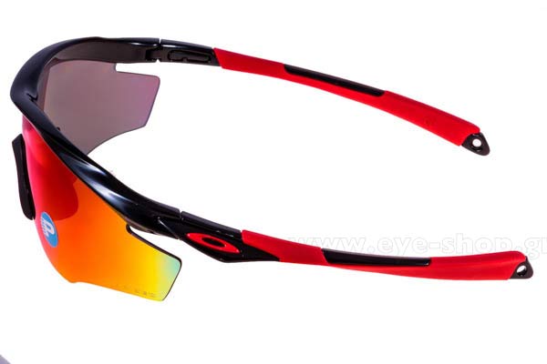 Oakley modello M2Frame 9212 di colore 06 Black - OO Red Iridium Polarized