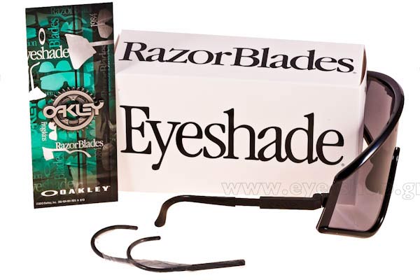 Oakley modello EYESHADE di colore 9259 03 Black - Grey