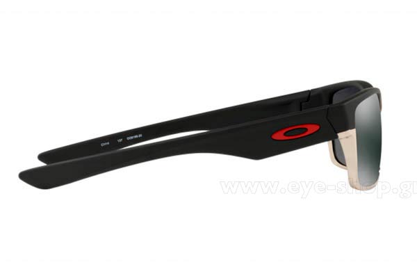 Oakley modello TwoFace 9189 di colore 20 Ferrari