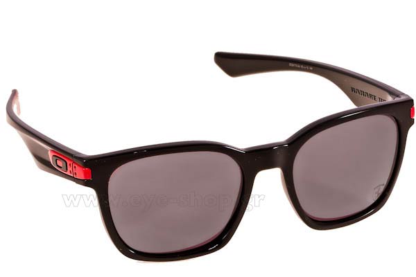  Fernando-Alonso wearing sunglasses Oakley GARAGE ROCK 9175