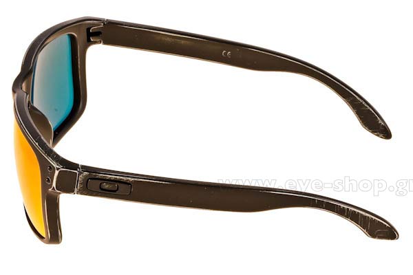 Oakley modello Holbrook 9102 di colore 56 Black Decay Ruby Iridium