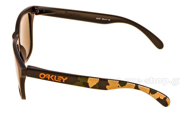 Oakley modello Frogskins 9013 di colore 24-437 Oakley Koston Collection