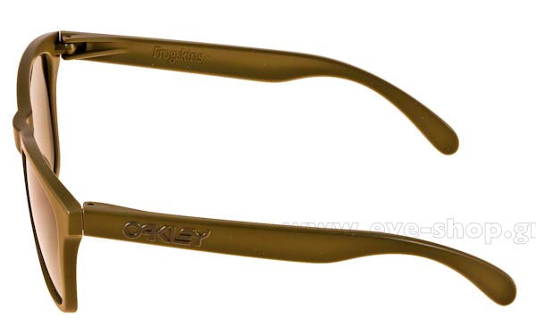 Oakley modello Frogskins 9013 di colore 12 Matte Moss Dark Grey