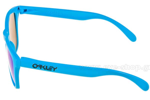 Oakley modello Frogskins 9013 di colore 15 Matte Sky Sapphire Iridium