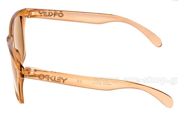 Oakley modello Frogskins 9013 di colore 03 Sepia Dark Grey