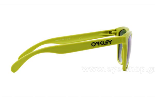 Oakley modello Frogskins 9013 di colore 14 Matte Fern - Jade Iridium Polarized