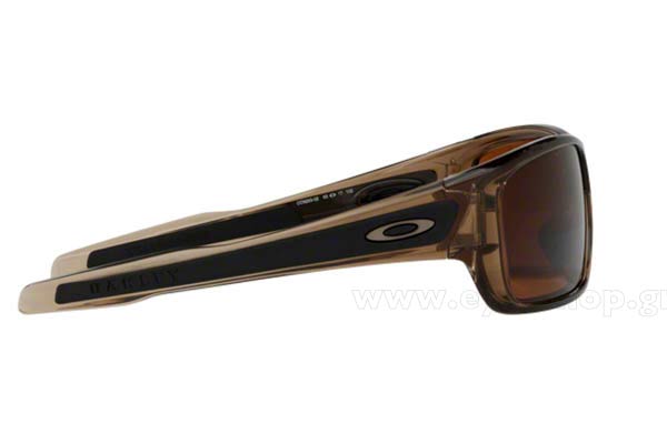 Oakley modello Turbine 9263 di colore 02 Brown Smoke Dark Bronze