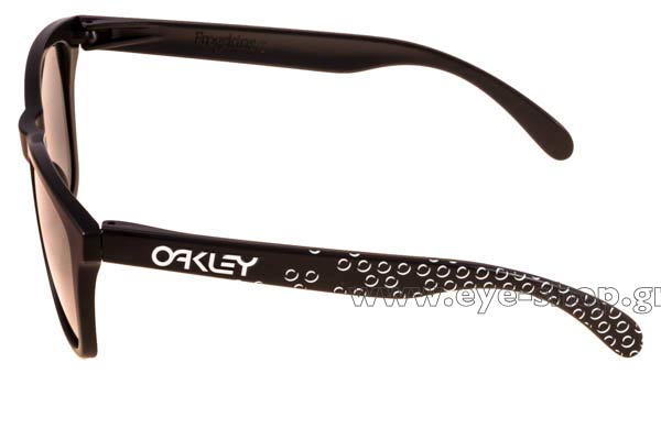 Oakley modello Frogskins 9013 di colore 46