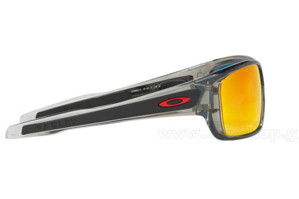 Oakley modello Turbine 9263 di colore 10 Ruby Iridium Polarized