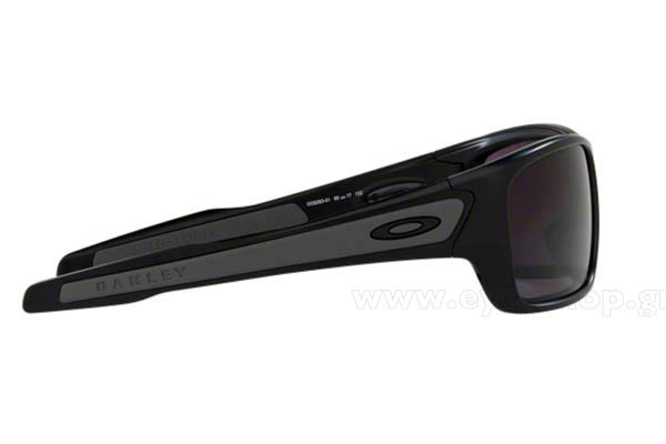 Oakley modello Turbine 9263 di colore 01