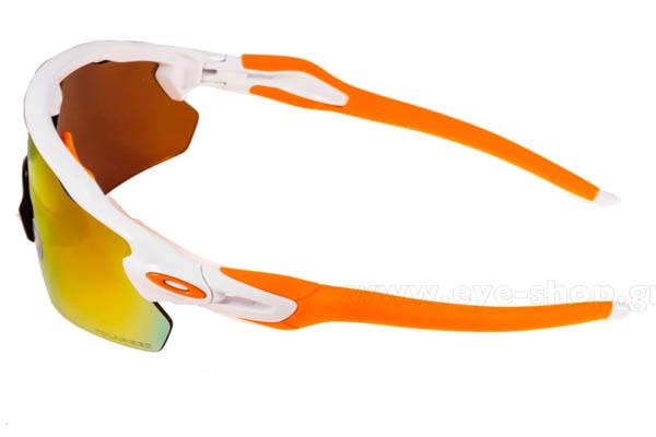 Oakley modello RADAR EV PITCH 9211 di colore 08 White Fire Iridium Polarized