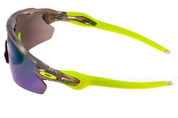 Oakley modello RADAR EV PITCH 9211 di colore 03 Grey Jade Iridium