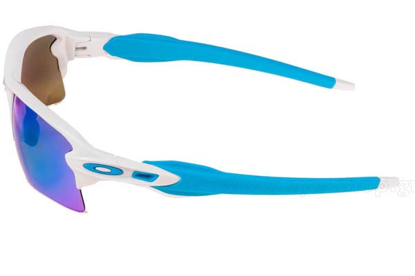 Oakley modello 9188 FLAK 2.0 XL di colore 02 white sappire irid