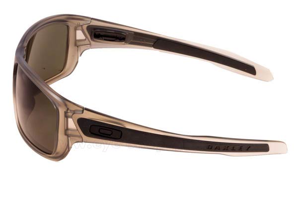 Oakley modello Turbine 9263 di colore 18 matte gray ink