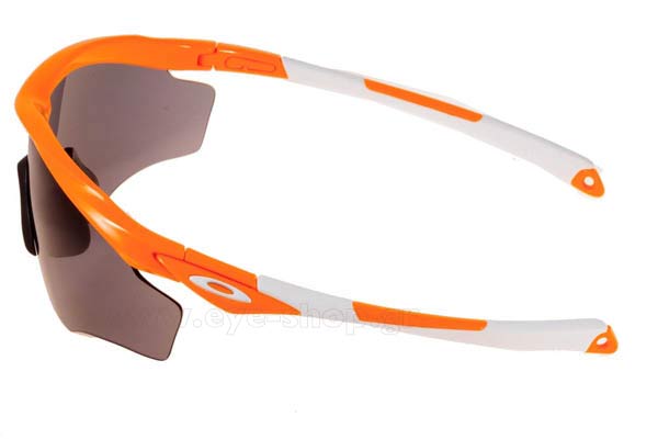 Oakley modello M2Frame XL 9343 di colore 03 Orange