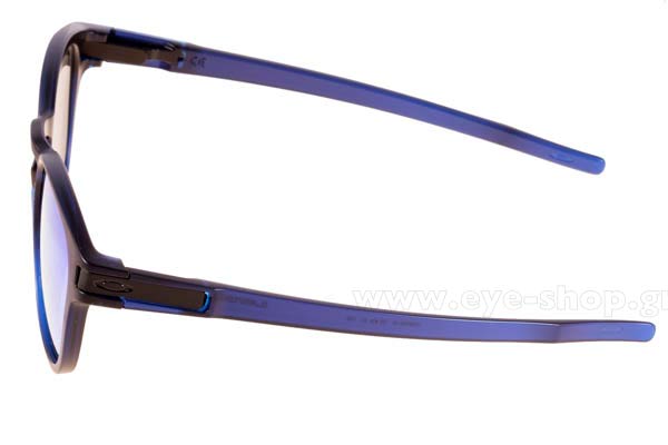 Oakley modello 9265 LATCH di colore 14 Mt Grey Ink Sappire