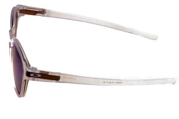 Oakley modello 9265 LATCH di colore 13 Matte Clear Jade Irid