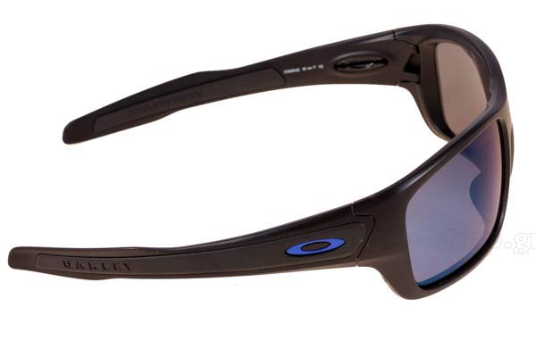 Oakley modello Turbine 9263 di colore 22 Ice Iridium