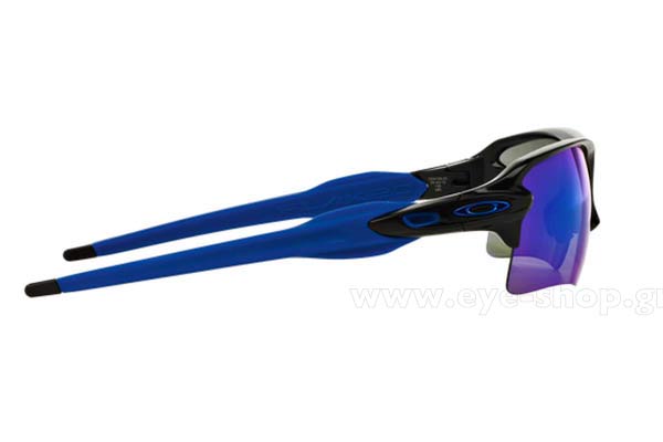 Oakley modello 9188 FLAK 2.0 XL di colore 23 Sapphire Iridium
