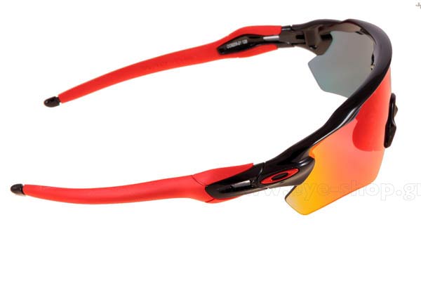 Oakley modello 9208 RADAR EV PATH di colore 21 Black Red Iridium