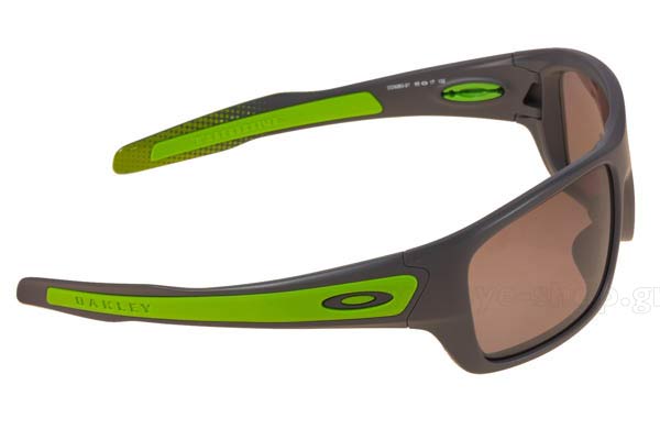 Oakley modello Turbine 9263 di colore 27 Matte Dark Grey Prizm Daily Polarized