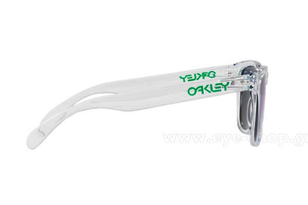 Oakley modello Frogskins 9013 di colore A3 Crystal Clear jade Iridium