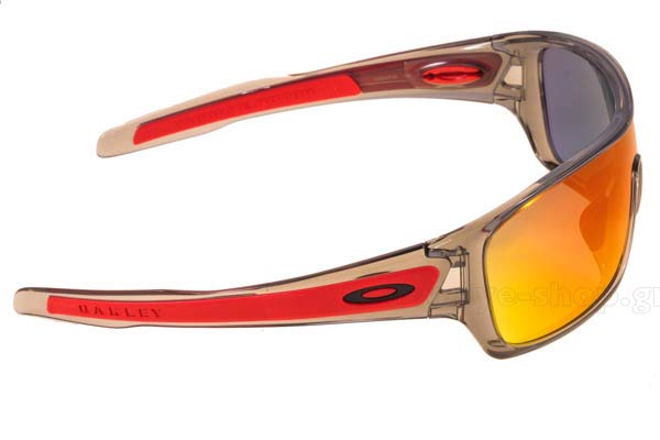 Oakley modello Turbine Rotor 9307 di colore 03 Grey Ink Ruby iridium