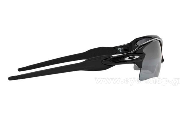 Oakley modello 9188 FLAK 2.0 XL di colore 52 Pol Black Black Iridium