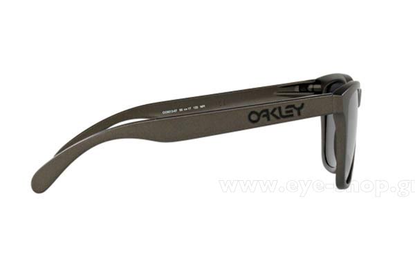 Oakley modello Frogskins 9013 di colore 87 Lead Metal Collection