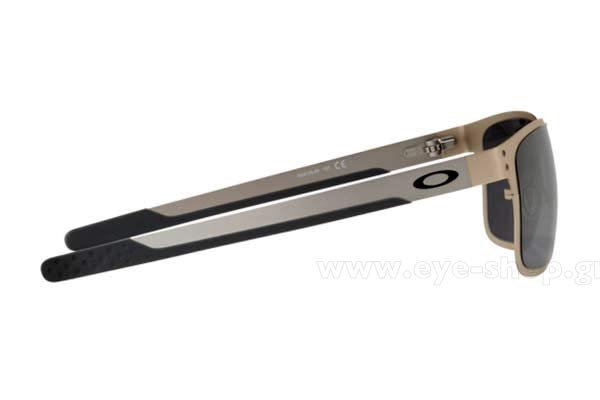 Oakley modello Holbrook Metal 4123 di colore 03 Satin Chrome blk Irid