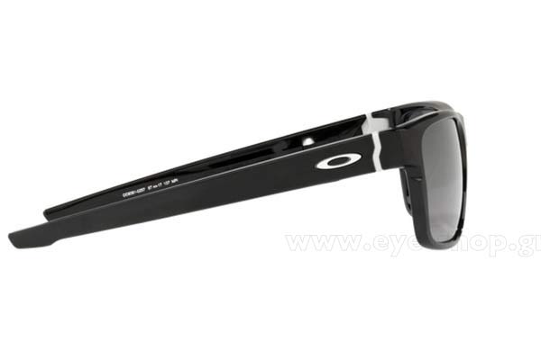 Oakley modello CROSSRANGE 9361 di colore 02 Polished Black Black Iridium
