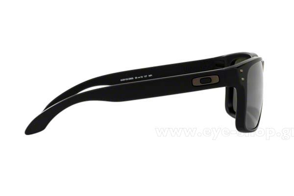 Oakley modello Holbrook 9102 di colore D6 Mt Black Prizm Black Polarized
