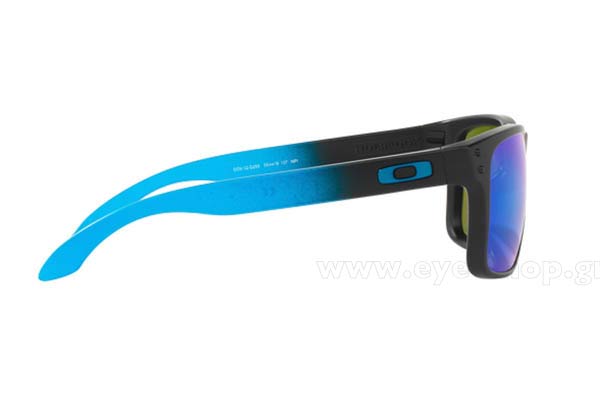 Oakley modello Holbrook 9102 di colore D2 sapphire fade prizm sapphire polarized