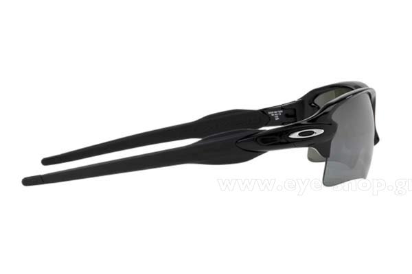 Oakley modello 9188 FLAK 2.0 XL di colore 72