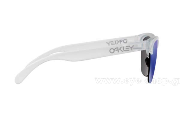 Oakley modello 9374 FROGSKINS LITE di colore 03 Mt Clear
