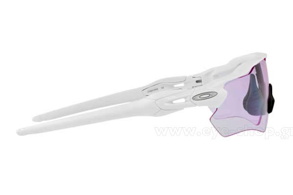 Oakley modello 9208 RADAR EV PATH di colore 65 Prizm low light