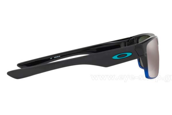 Oakley modello TwoFace 9189 di colore 39 blue pop fade polarized