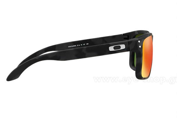 Oakley modello Holbrook 9102 di colore E9