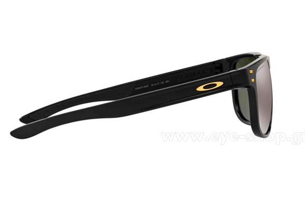 Oakley modello HOLBROOK R 9377 di colore 09 MATTE BLACK prizm black polarized