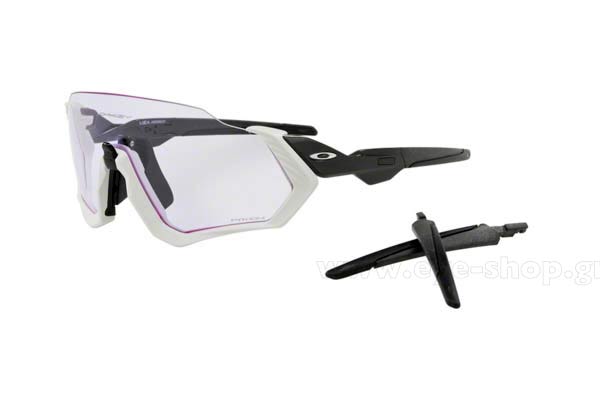 Oakley modello Flight Jacket 9401 di colore 03 Carbon prizm low light