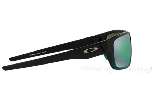 Oakley modello DROP POINT 9367 di colore 11 prizm jade