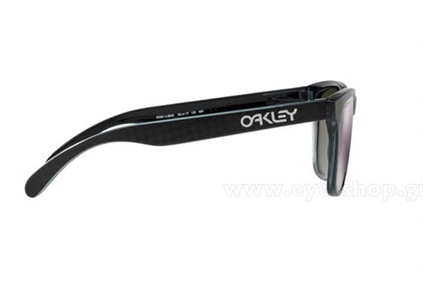 Oakley modello Frogskins 9013 di colore B8