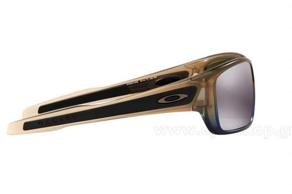 Oakley modello Turbine 9263 di colore 52 Navy Mist