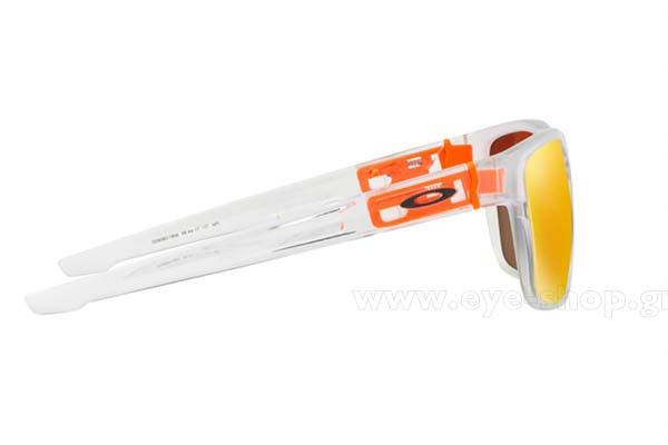 Oakley modello CROSSRANGE XL 9360 di colore 18 Crystal Pop