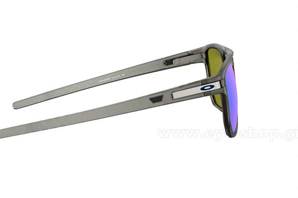 Oakley modello Latch Beta 9436 di colore 06 Prizm Sapphire Polarized
