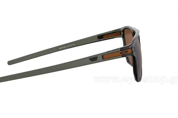 Oakley modello Latch Beta 9436 di colore 03 Prizm Tungsten